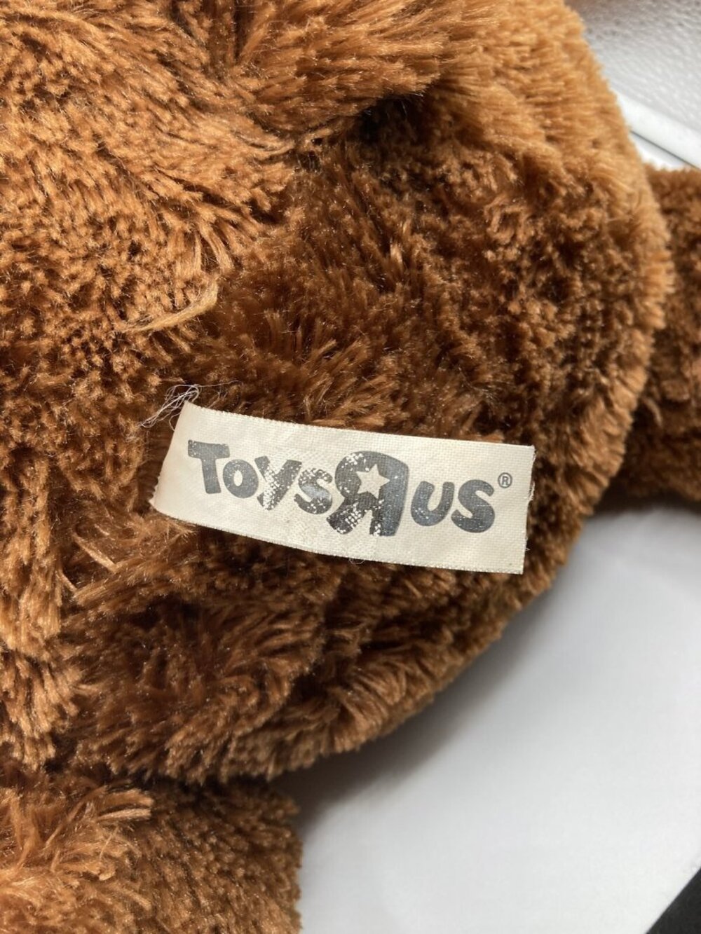 2009 Toys R Us Plush Bear 21” - Picture 4 of 6